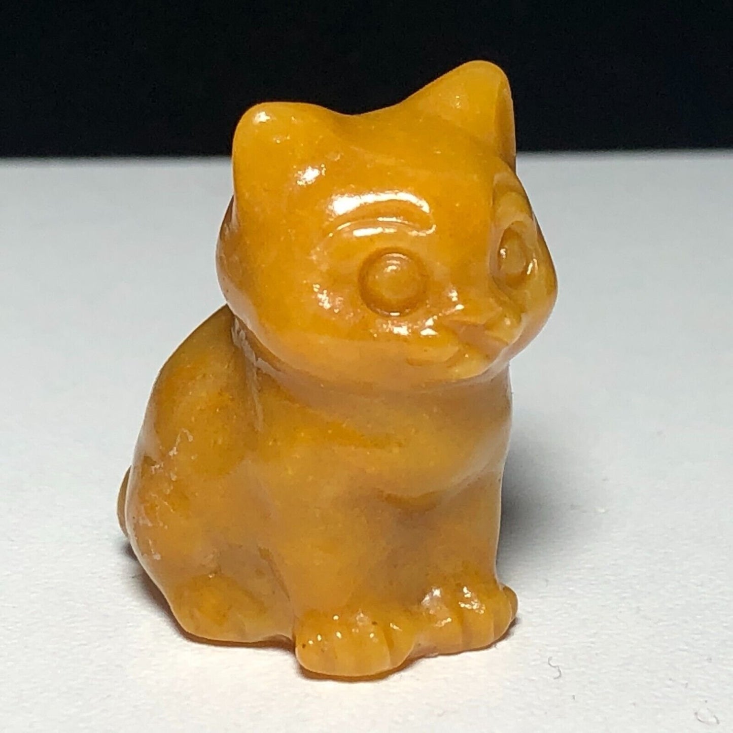 Common Stone Front Cat, 39mm Tall, 16g (Orange, Red, Yellow)