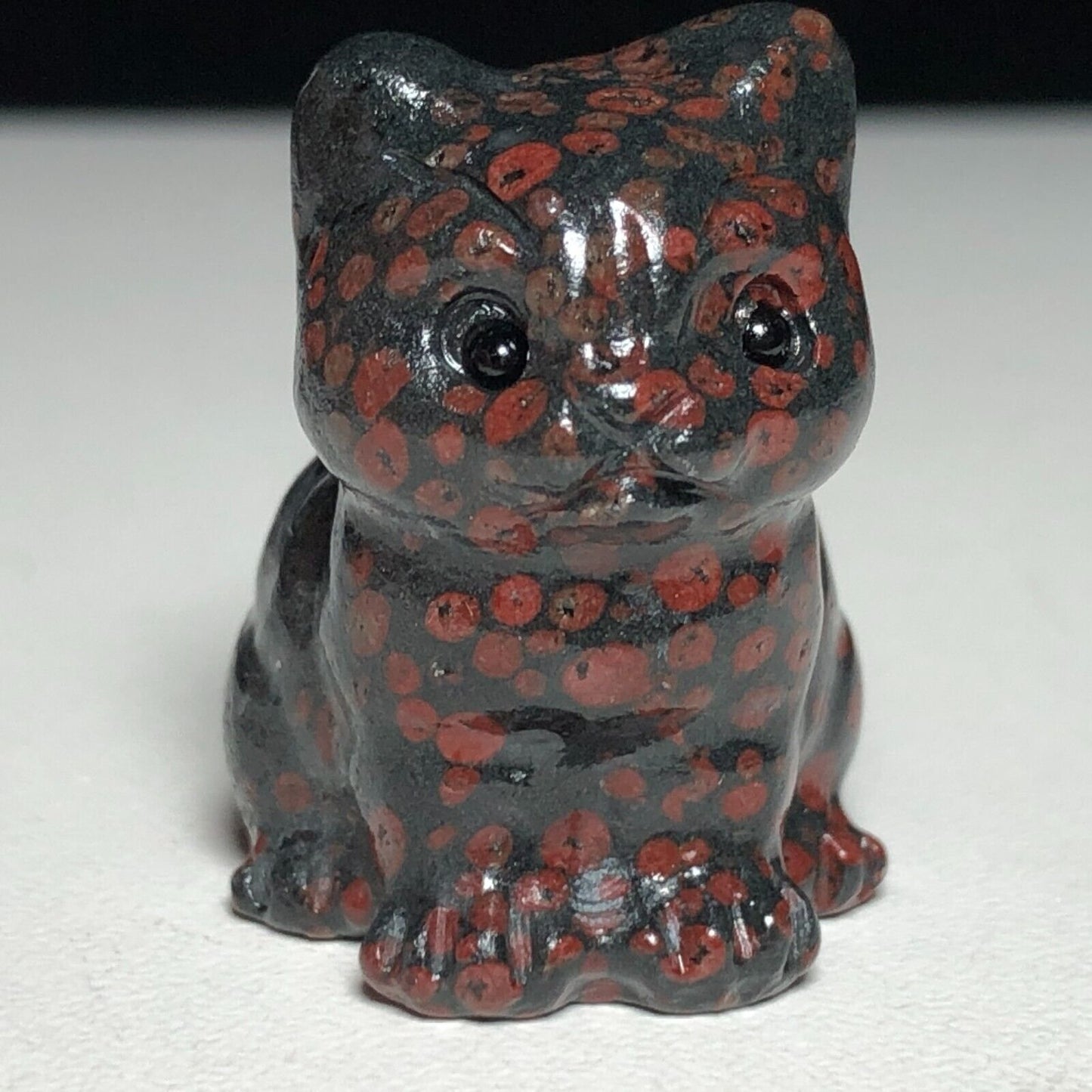 Unusual Fireworks Front Cat, 30mm Tall, 24g (Black, Gray, Red)