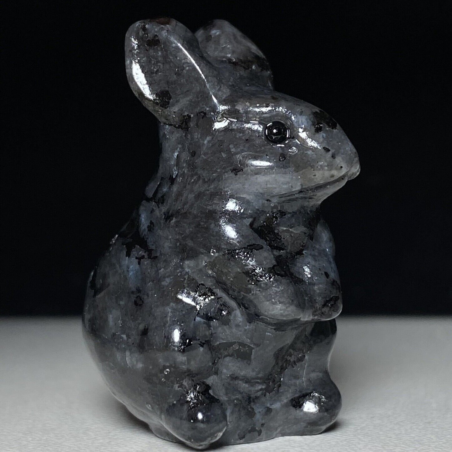 Common Stone Rabbit, 36mm Tall, 23g (Black, Gray)