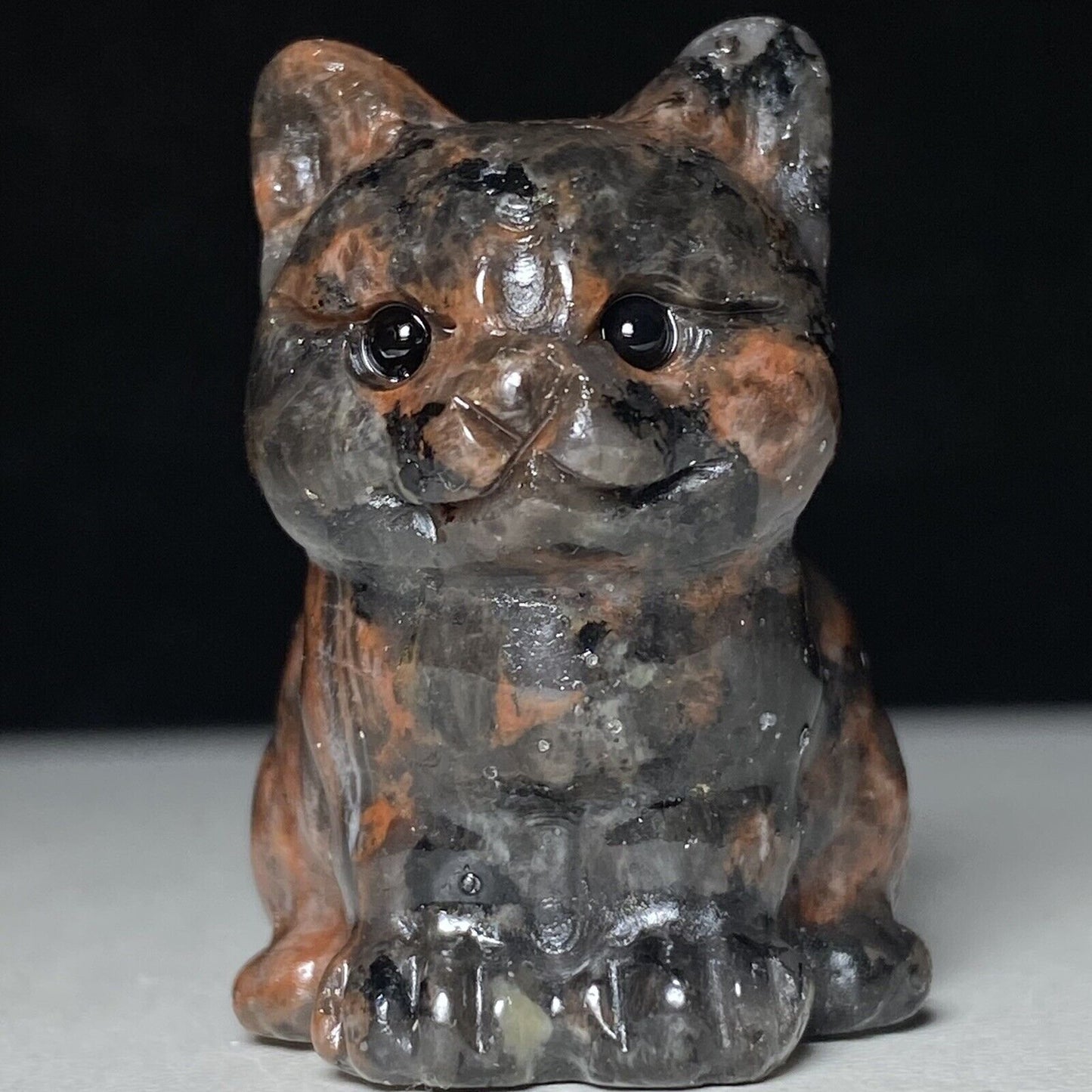 Unusual Stone Front Cat, 34mm Tall, 34g (Red)