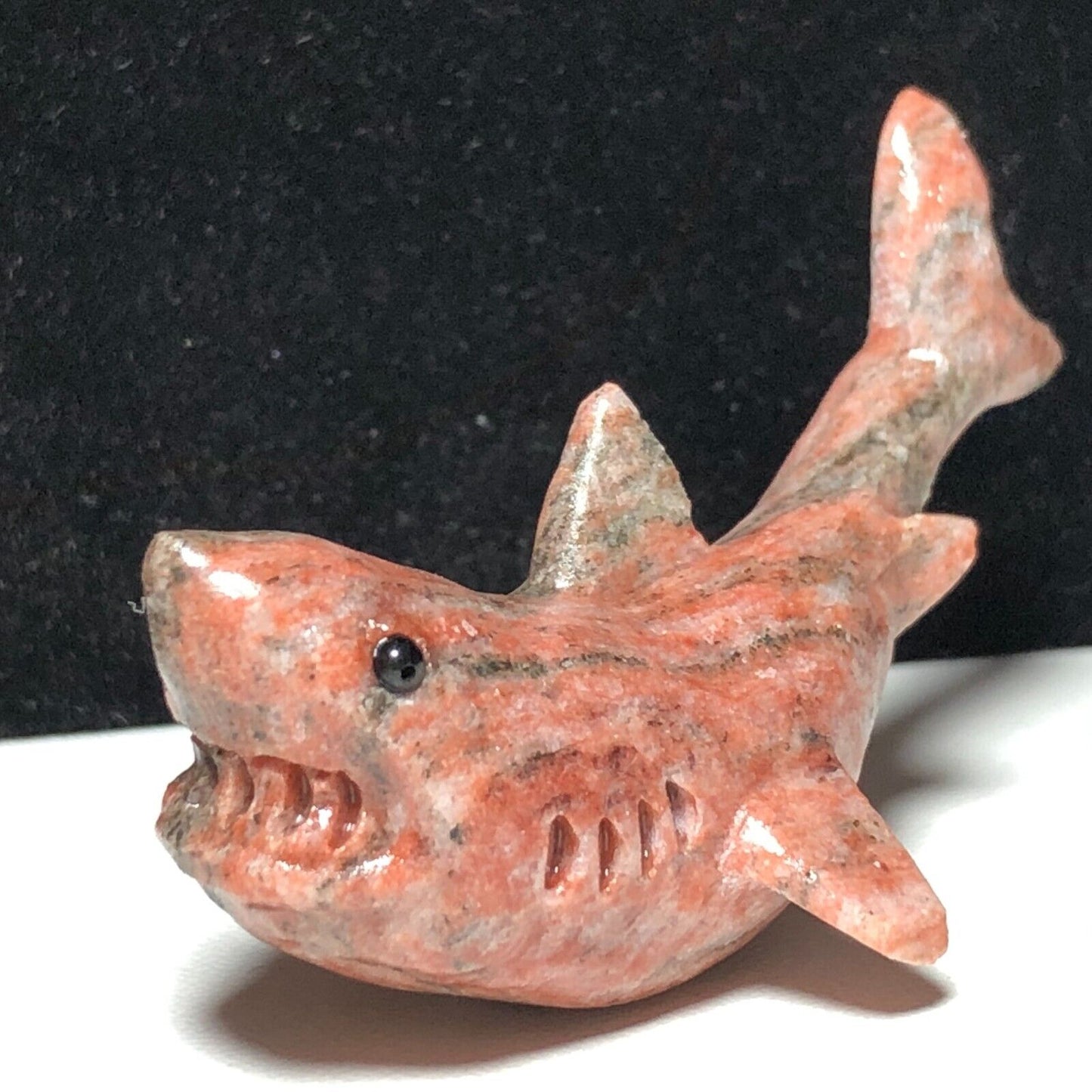 Common Seseme Jasper Shark, 23mm Tall, 24g (Red, Pink, Brown)