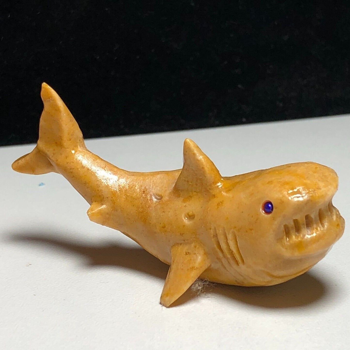 Common Jasper Shark, 27mm Tall, 24g (Yellow, Orange, Purple)