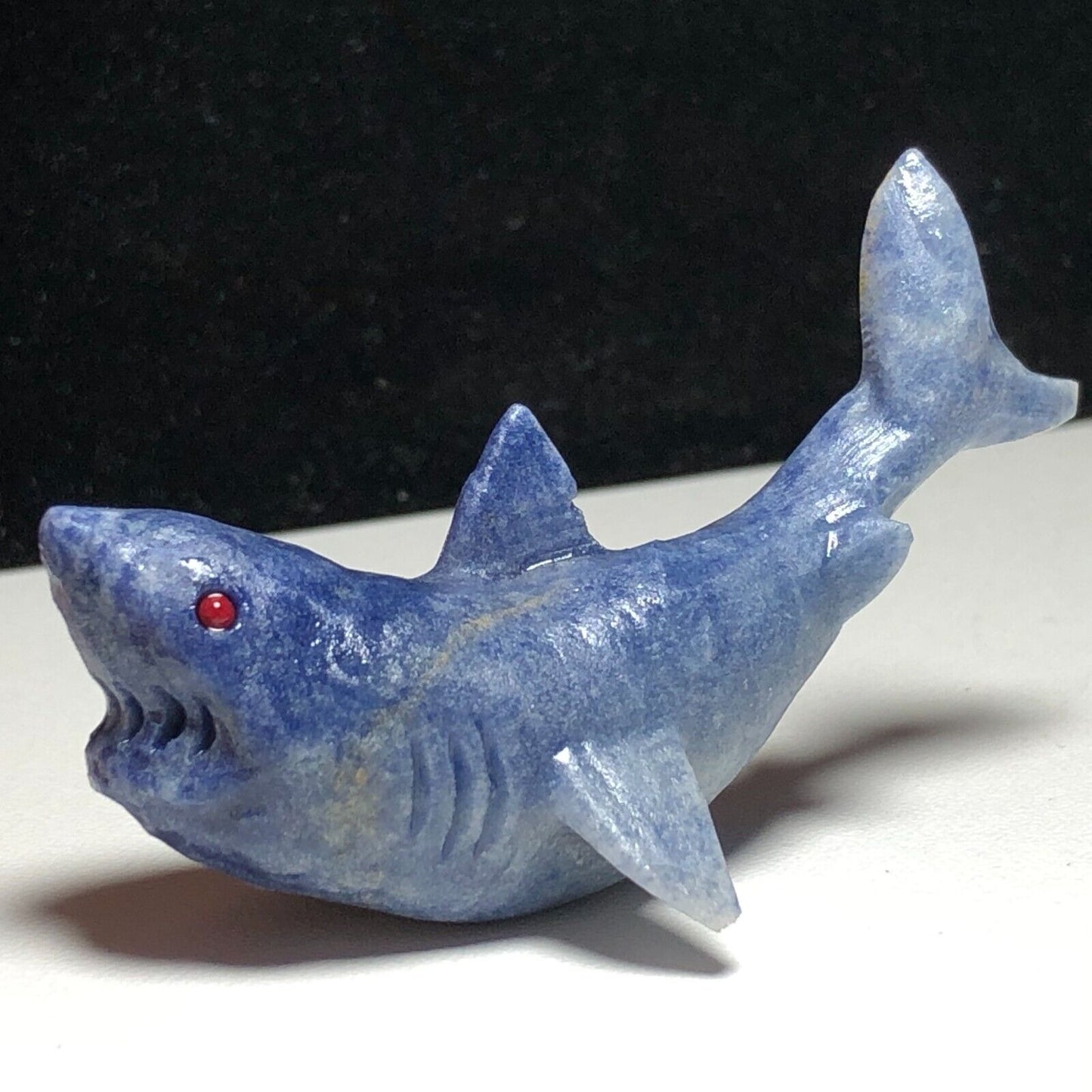 Unusual Aventurine Shark, 27mm Tall, 24g (Blue, Gray, Red)