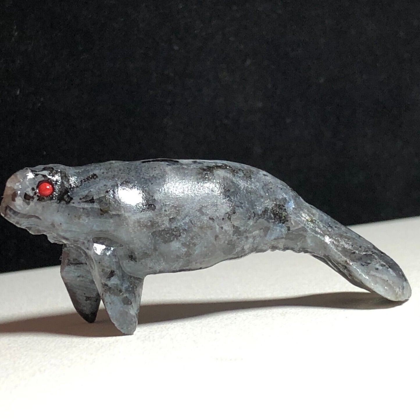 Common Stone Manatee, 25mm Tall, 20g (Gray)