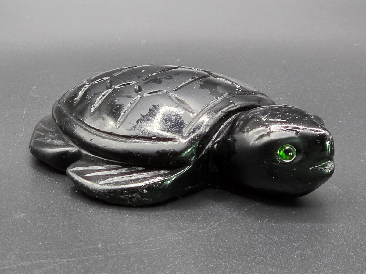 Unusual Onyx Sea Turtle, 22mm Tall, 113g (Black)