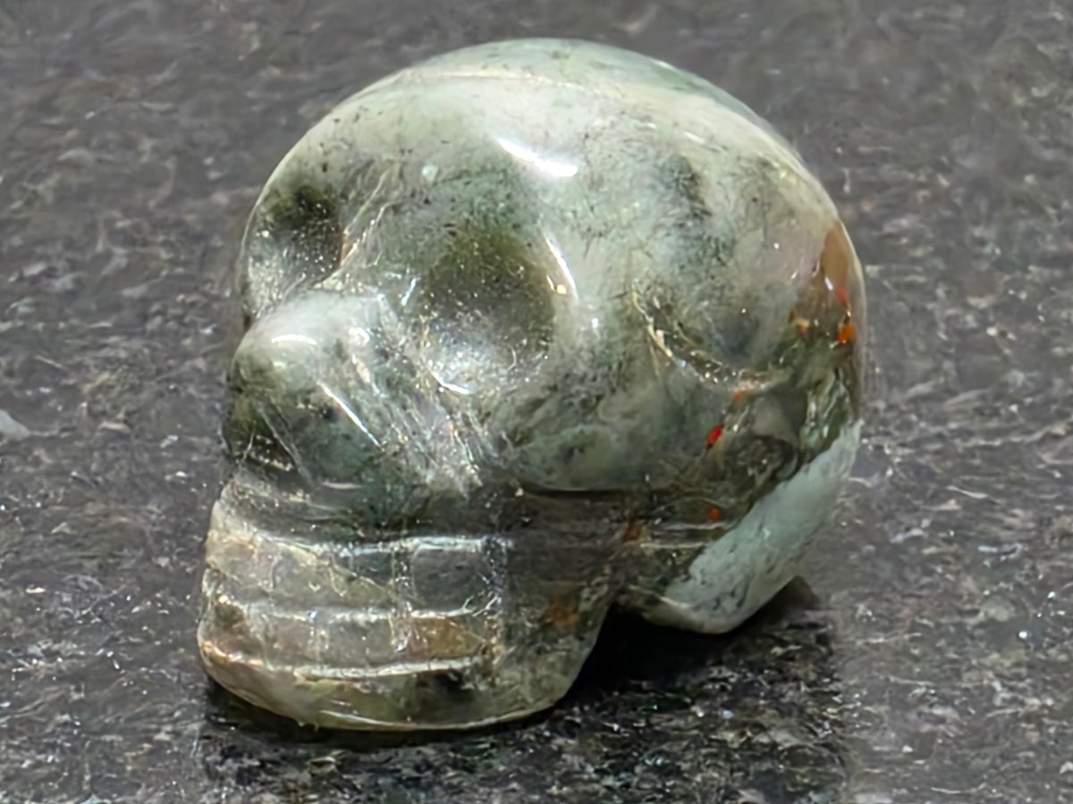 Common Bloodstone Skull, 18mm Tall, 11g (Red, Gray, Black)