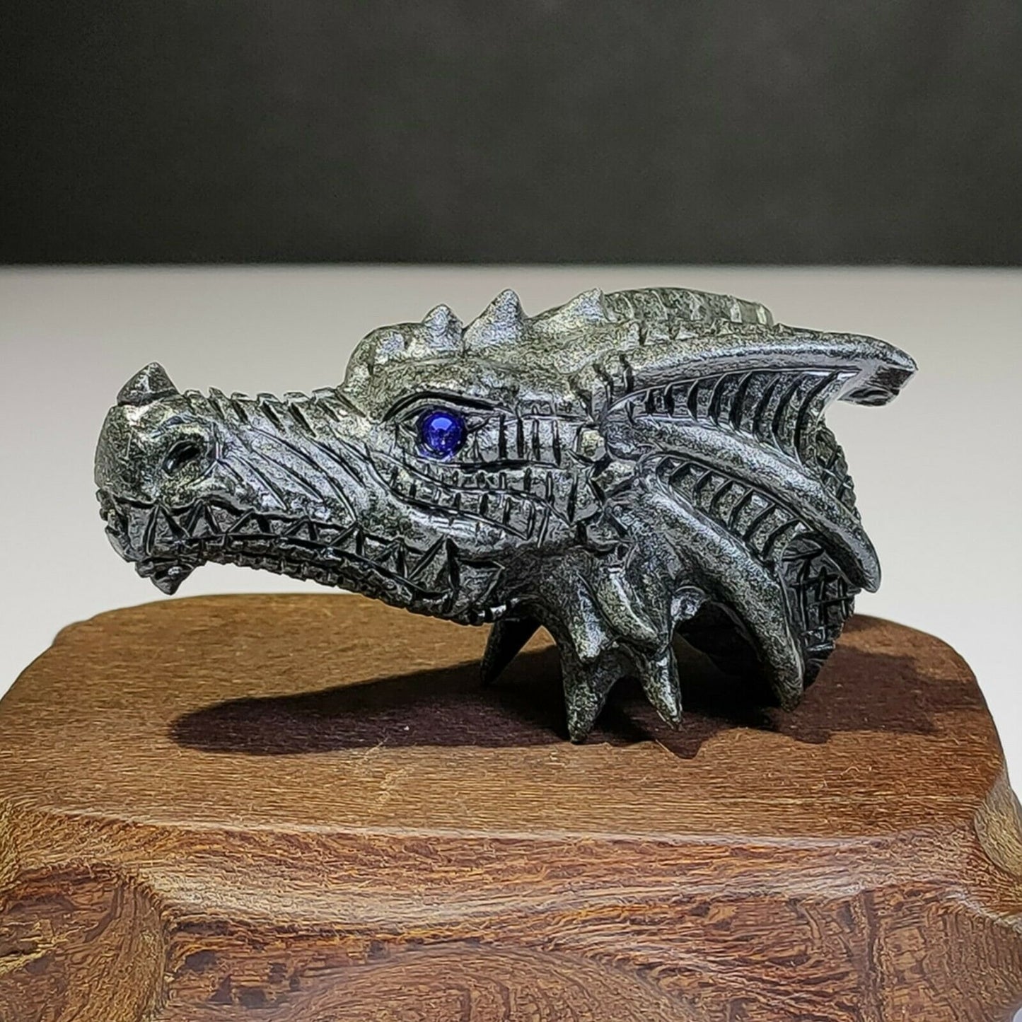 Unusual Stone Head Dragon, 32mm Tall, 88g (Black)