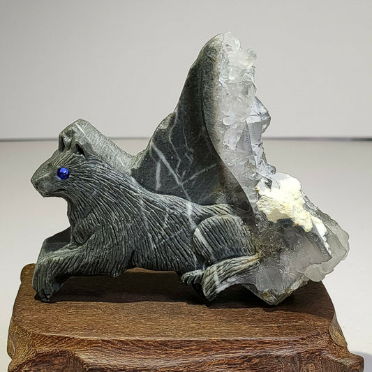 Common Stone Dog with Fluorite Crystals, 17mm Tall, 175g (Black, Gray, White)