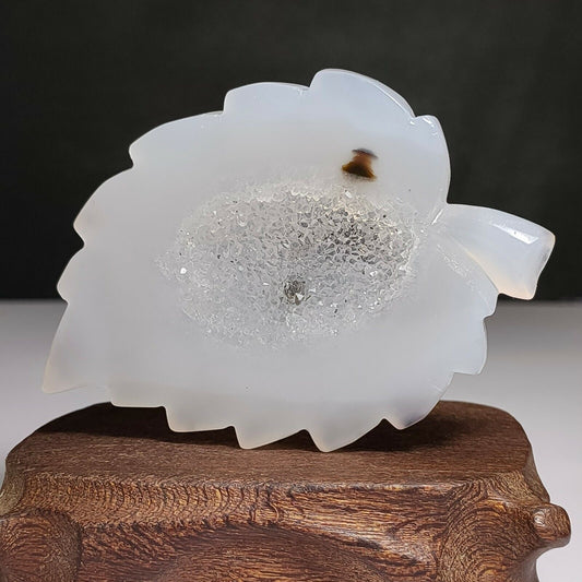 Common Agate Leaf with Quartz Crystals, 11mm Tall, 90g (White, Clear, Brown)