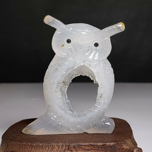 Unusual Agate Horned Owl with Quartz Crystals, 10mm Tall, 68g (Clear, White, Gray)