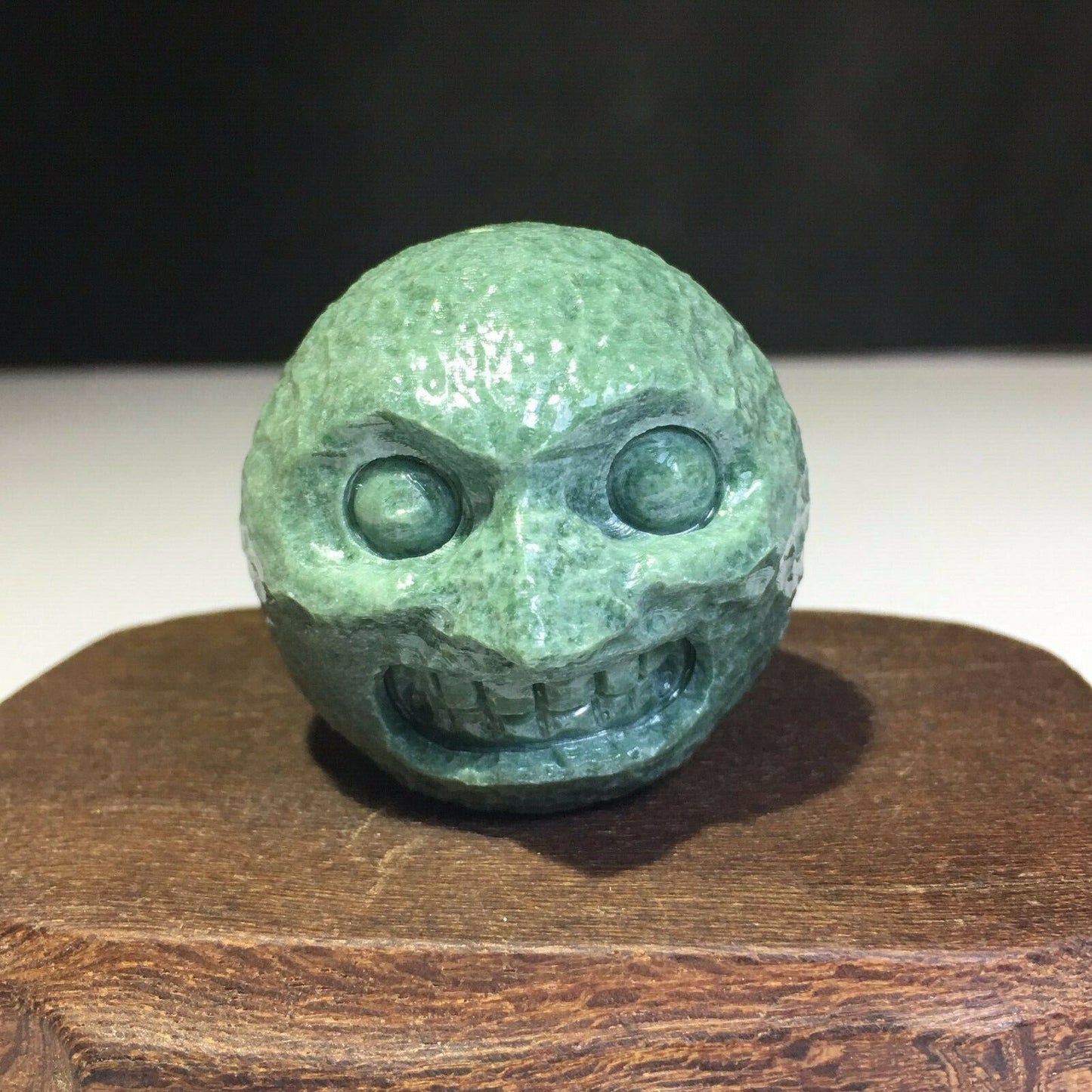 Unusual Xiuyan Jade Moon, 40mm Tall, 99g (Green)
