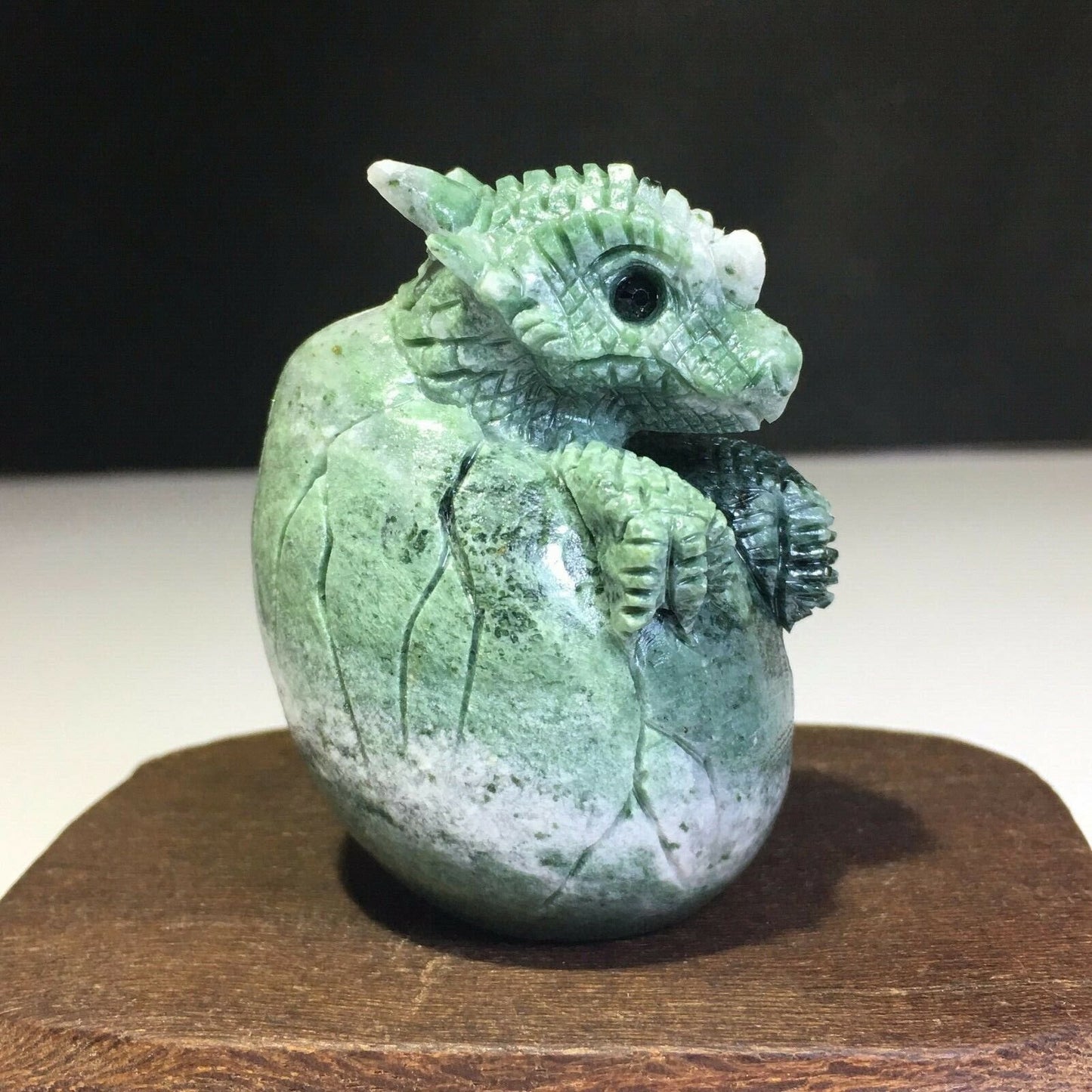 Unusual Xiuyan Serpentine Dragon Hatchling, 40mm Tall, 136g (Green, White)