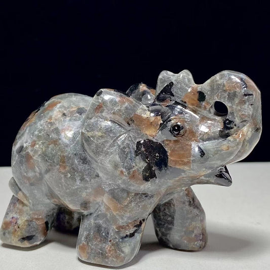 Stunning Yooperlite Elephant, 54mm Tall, 157g (Gray, Brown, Black)