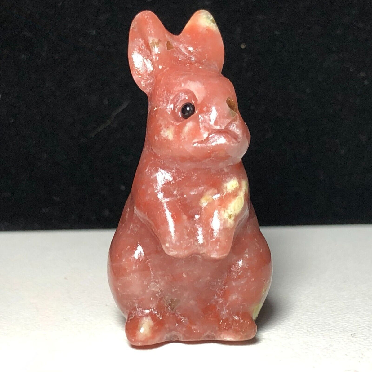 Common Peach Blossom Jasper Rabbit, 40mm Tall, 20g (Pink, Red, White)