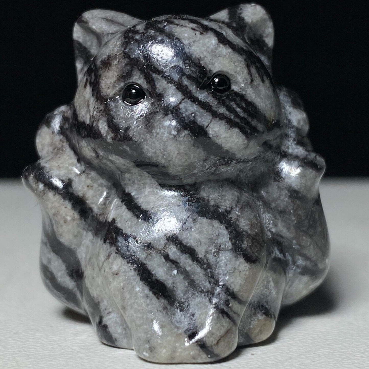 Unusual Stone Sit Kitsune, 32mm Tall, 37g