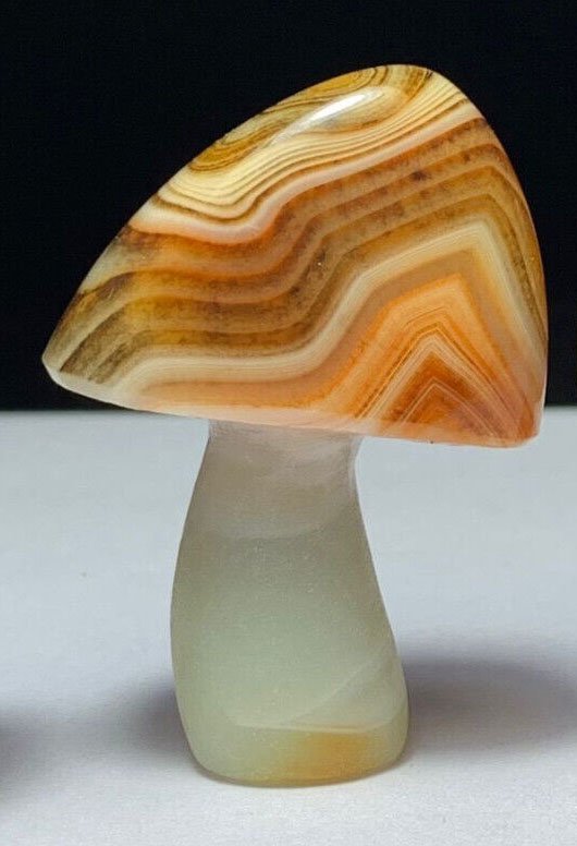 Common Banded Agate Mushroom with Solid Crystals, 19mm Tall, 36g (Orange, Yellow, Brown, White)