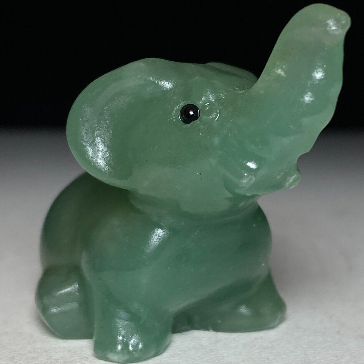 Unusual Green Aventurine Elephant, 38mm Tall, 26g (Green)