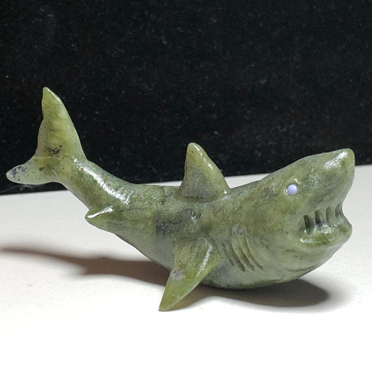 Common Stone Shark, 27mm Tall, 24g (Green, White)