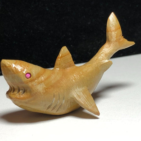 Common Stone Shark, 27mm Tall, 24g (Yellow, Cream, Red)