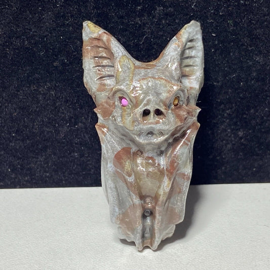 Common Stone Bat, 24mm Tall, 23g (Gray, Red)