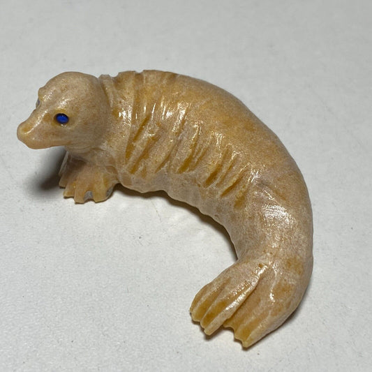 Common Stone Seal, 24mm Tall, 28g (Cream, Yellow, Black)