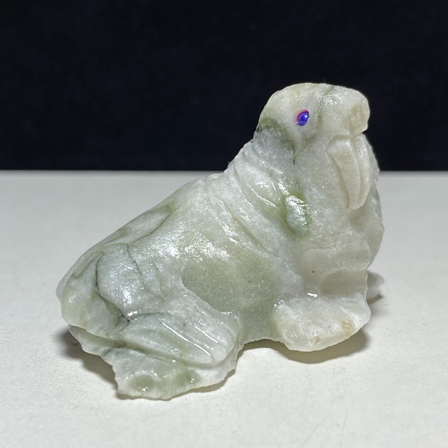 Unusual Stone Walrus, 32mm Tall, 37g (White, Gray)