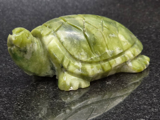 Unusual Serpentine Turtle, 29mm Tall, 159g (Green, Yellow)