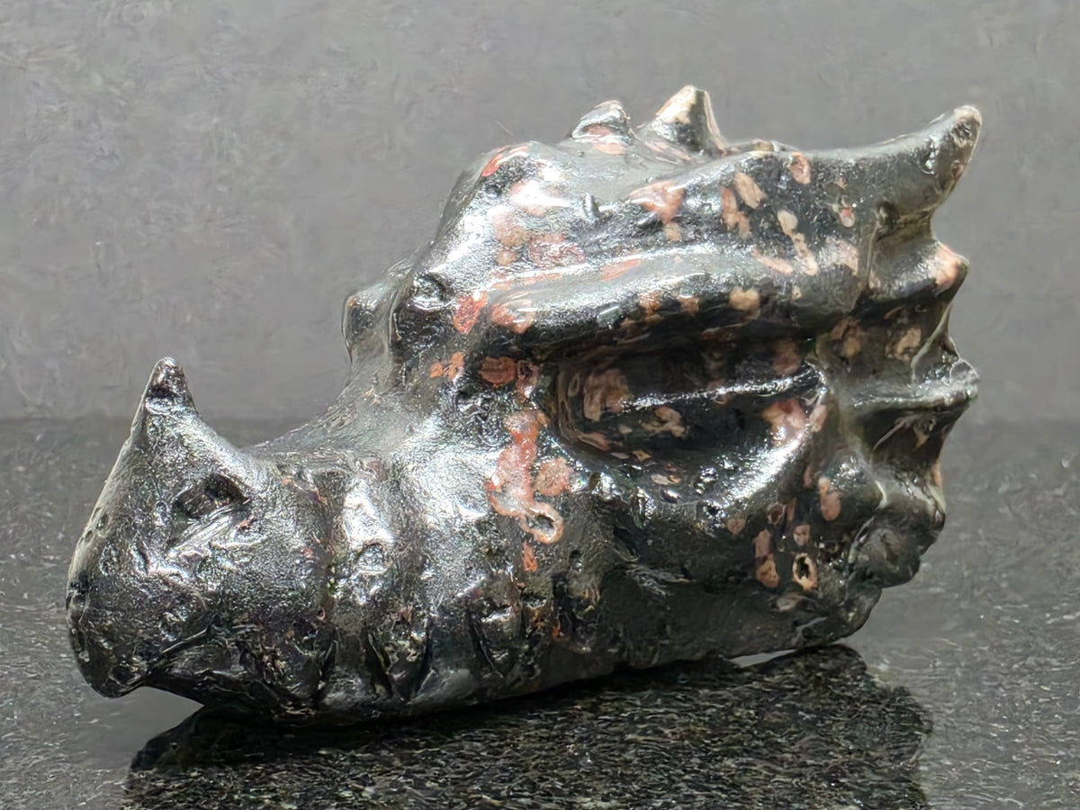 Unusual Fireworks Jasper Dragon Skull, 51mm Tall, 235g (Red, Gray, Black)